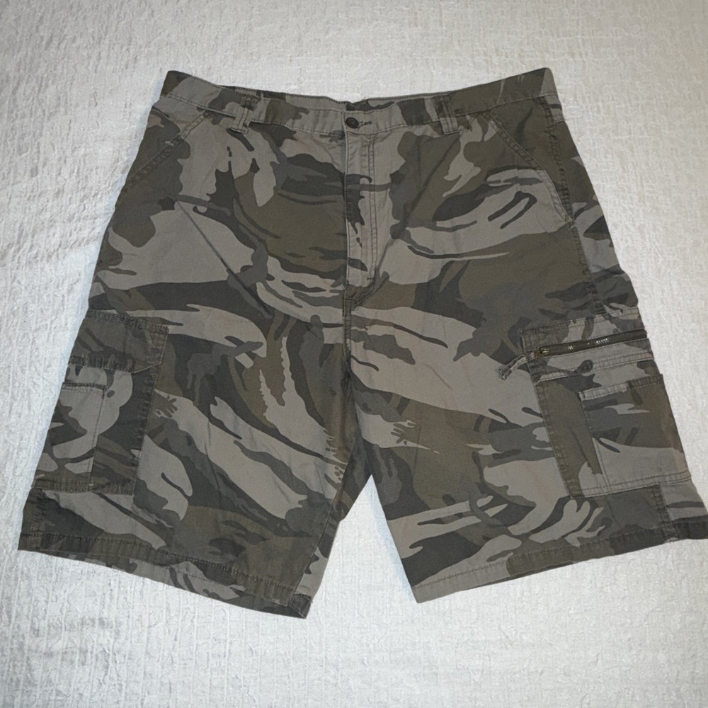 Y2K‎ Wrangler Gray Green Camouflage Cargo Shorts Mens Size 40